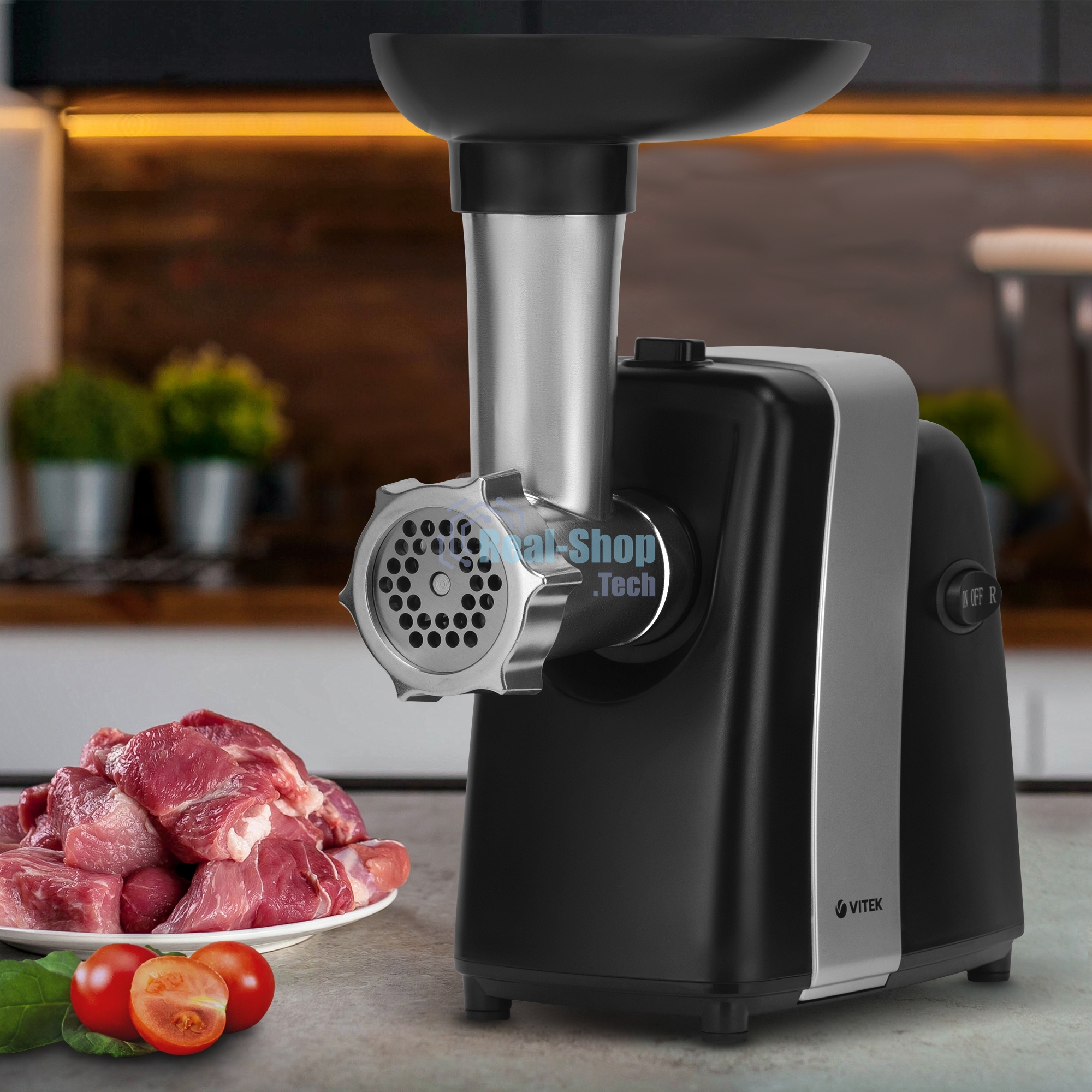 Мясорубка электрическая Vitek VT-3615 черный, 1700 Вт, 2.0 кг/мин, реверс, защита от перегрузки, насадки - 4