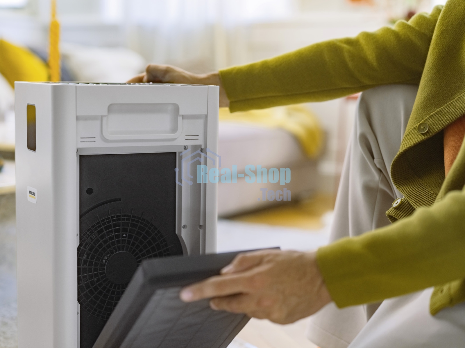 Очиститель воздуха Karcher AF 50 белый, 50 м², НЕРА-фильтр H13, угольный фильтр, лазерный датчик PM2.5, автоматический режим, дисплей, 10 режимов работы, ночной режим, таймер, датчики температуры и влажности
