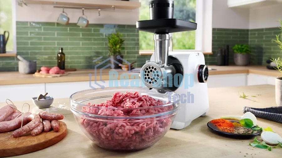 Мясорубка электрическая Bosch MFWS607W белый, 2100 Вт, 3.5 кг/мин, реверс, насадки - 4