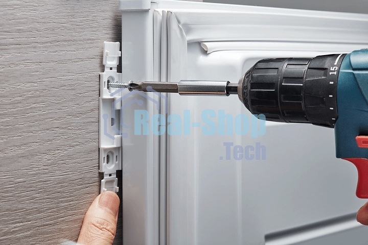 Холодильник встраиваемый Midea MDRE423FGE01 белый 304л No Frost морозилка снизу