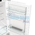 Встраиваемый холодильник Gorenje NRKI517142, полезный объем 243 л, электронное управление, цифровой дисплей, автоматическое размораживание No Frost, быстрое замораживание, интенсивное охлаждение, зона свежести с контролем влажности, слайдерное крепление, энергоэффективность А+