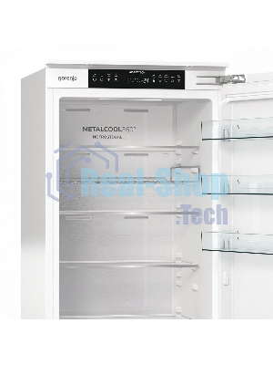 Встраиваемый холодильник Gorenje NRKI519E82WF, 193 см, электронное управление, цифровой дисплей, Wi-Fi, NoFrost Dual, Multiflow 360, контейнер CrispZone с контролем влажности, функция ConvertActive, AdaptTech, MultiAdjust, жесткое крепление, инверторный компрессор, уровень шума 35 дБ